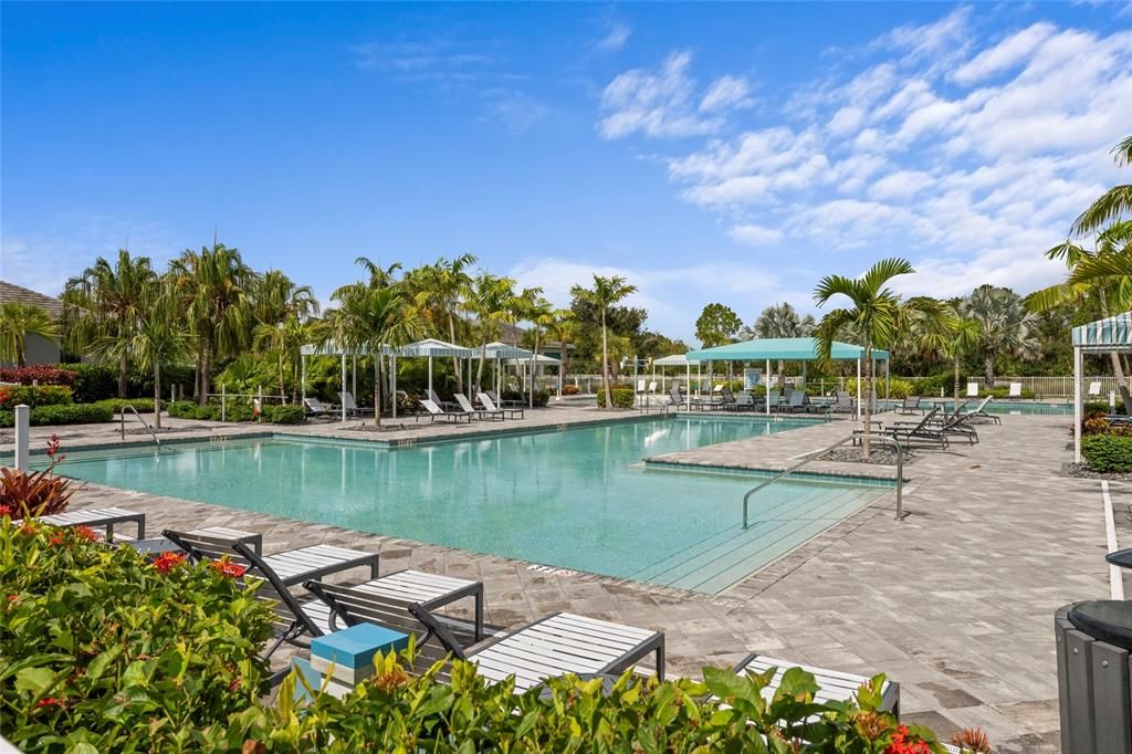Под контрактом: $528,000 (2 спален, 2 ванн, 1638 Квадратных фут)