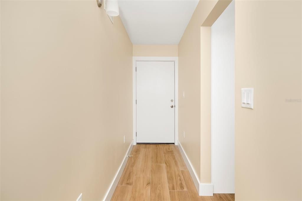 For Sale: $849,000 (2 beds, 2 baths, 969 Square Feet)