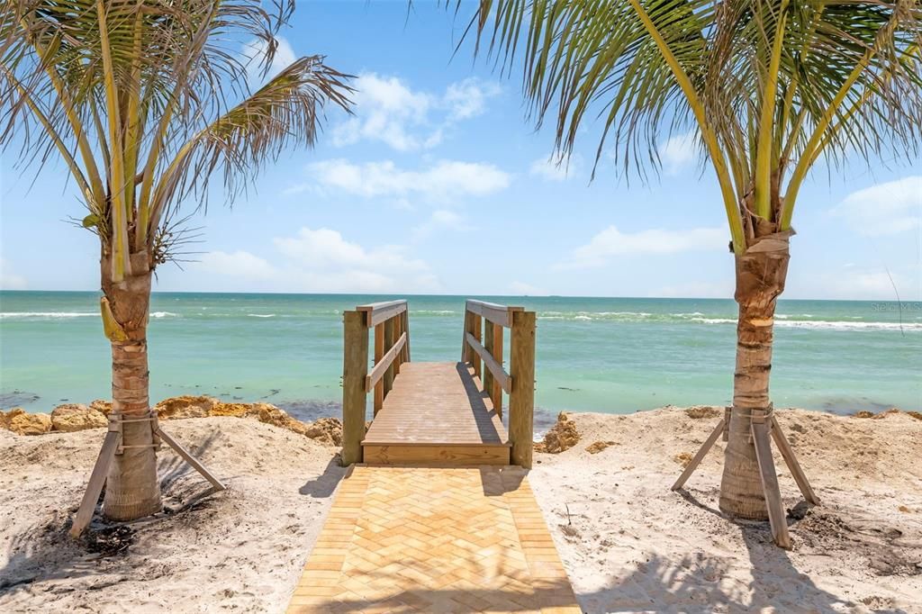 For Sale: $849,000 (2 beds, 2 baths, 969 Square Feet)