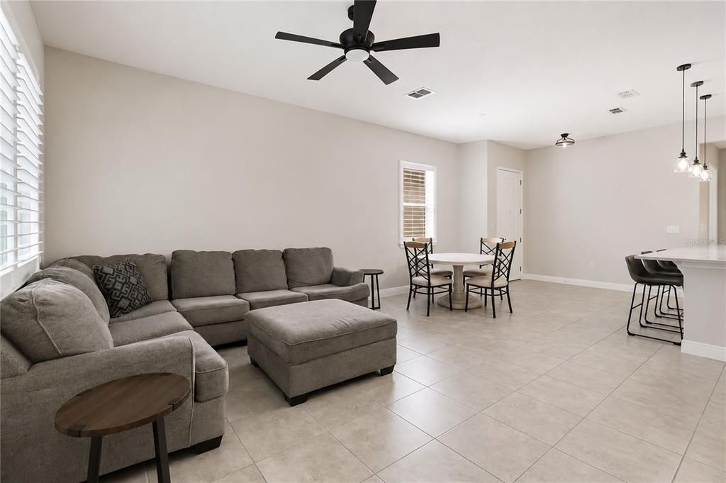 For Sale: $269,000 (2 beds, 2 baths, 1261 Square Feet)