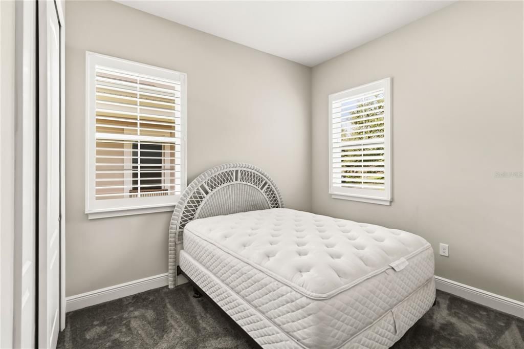 For Sale: $269,000 (2 beds, 2 baths, 1261 Square Feet)