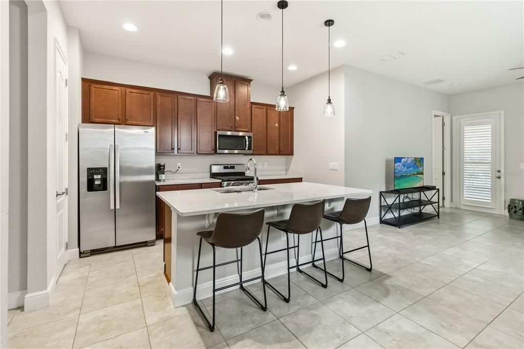 For Sale: $269,000 (2 beds, 2 baths, 1261 Square Feet)