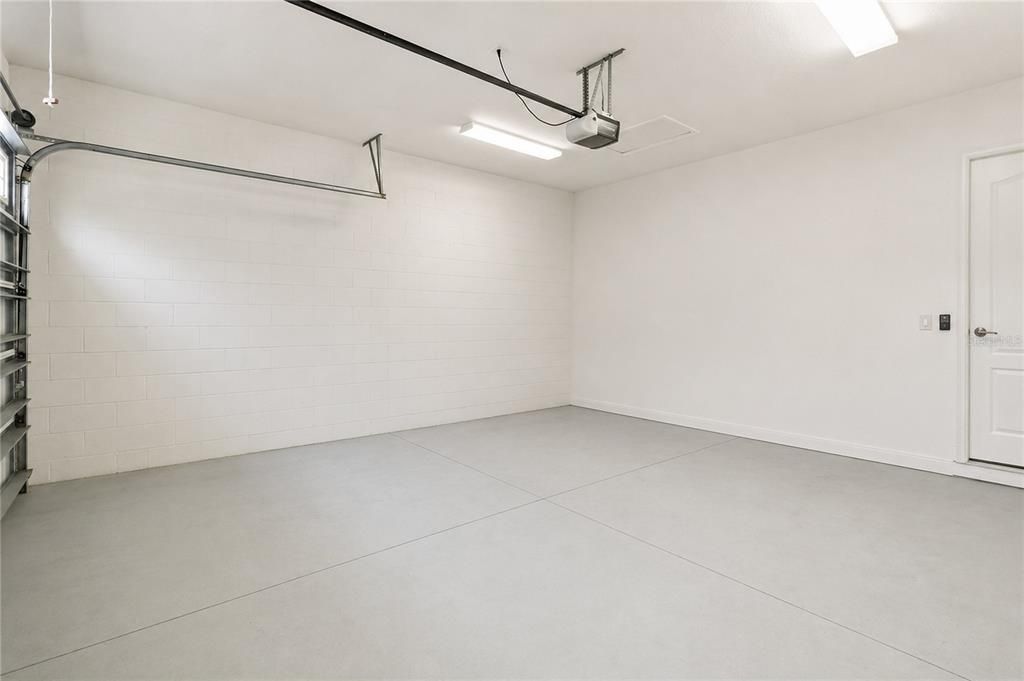 For Sale: $269,000 (2 beds, 2 baths, 1261 Square Feet)