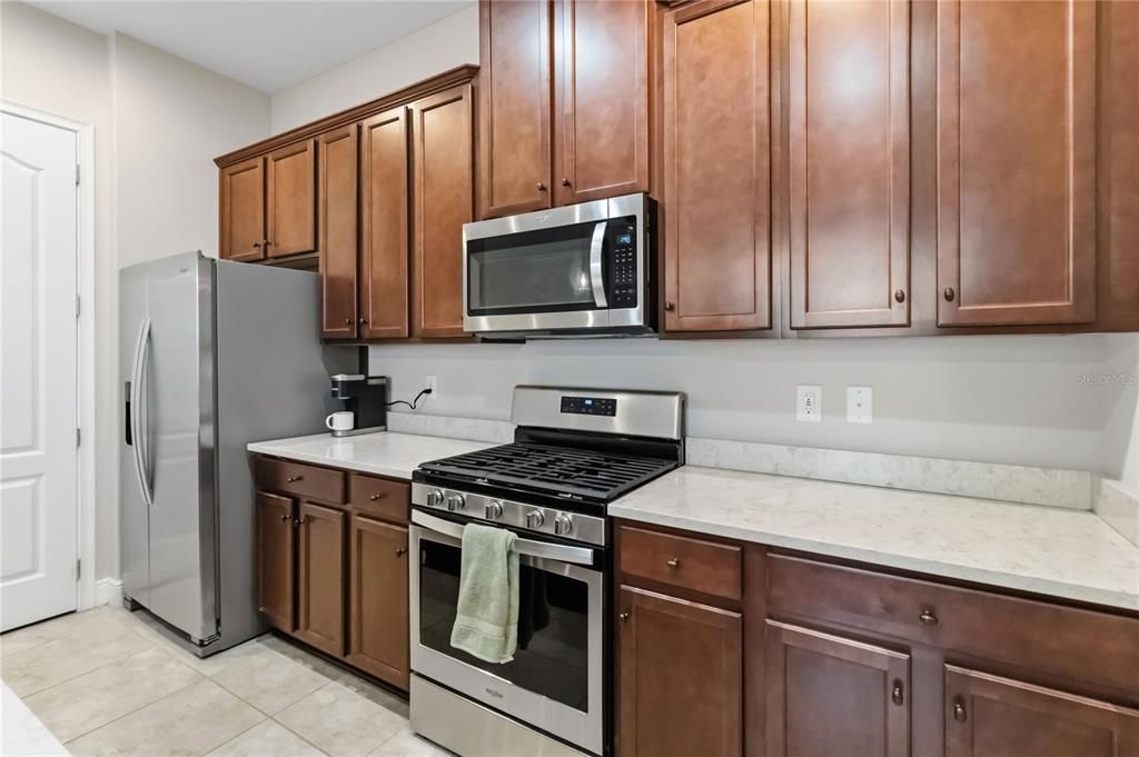 For Sale: $269,000 (2 beds, 2 baths, 1261 Square Feet)