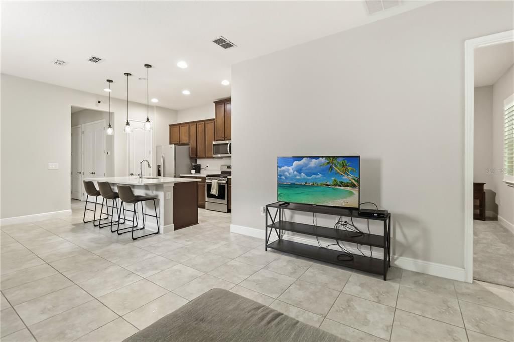 For Sale: $269,000 (2 beds, 2 baths, 1261 Square Feet)