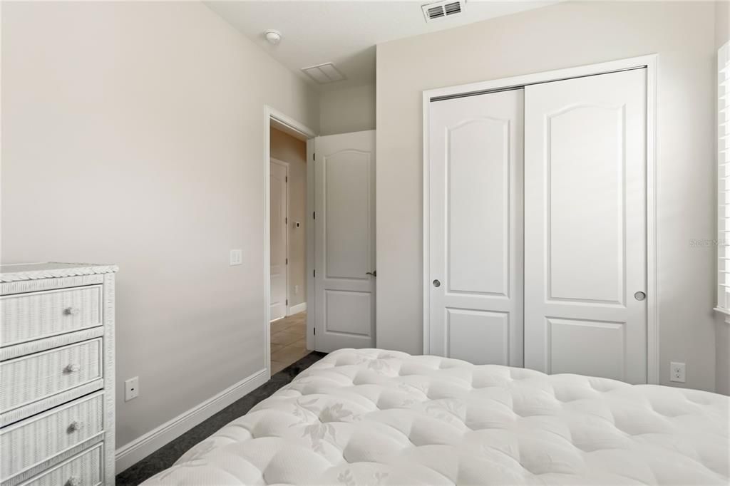 For Sale: $269,000 (2 beds, 2 baths, 1261 Square Feet)