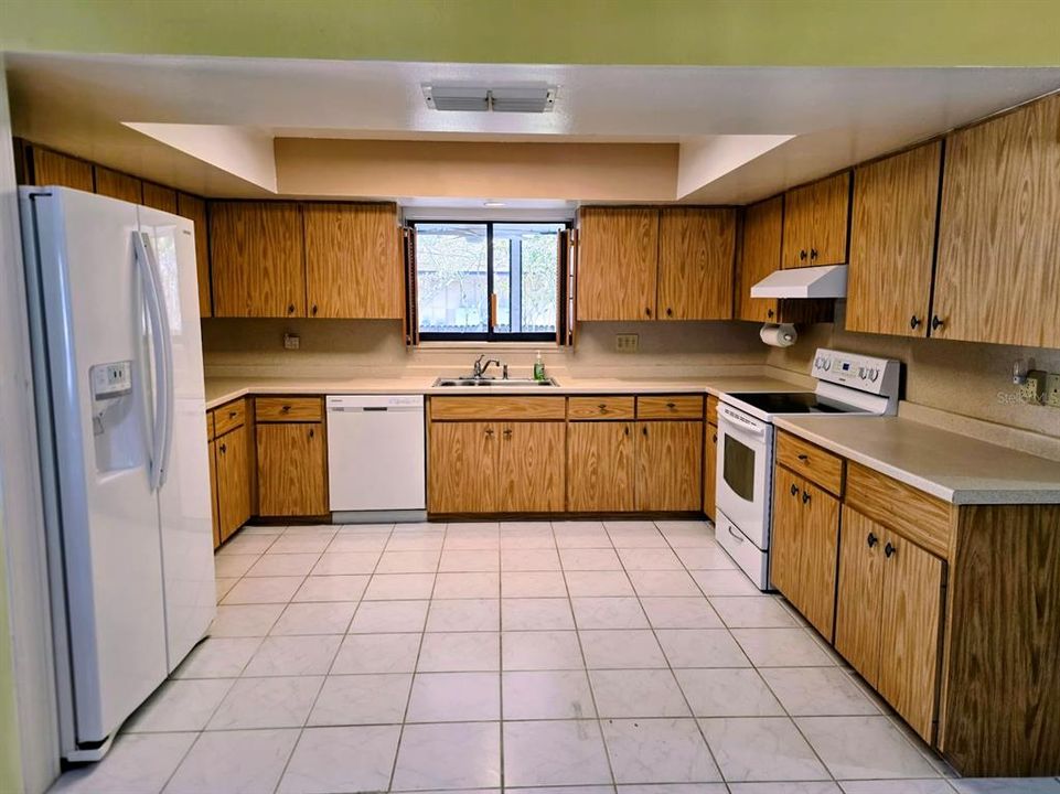 En Venta: $645,000 (4 camas, 3 baños, 2387 Pies cuadrados)