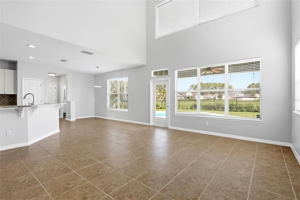 En Venta: $644,900 (4 camas, 2 baños, 2683 Pies cuadrados)