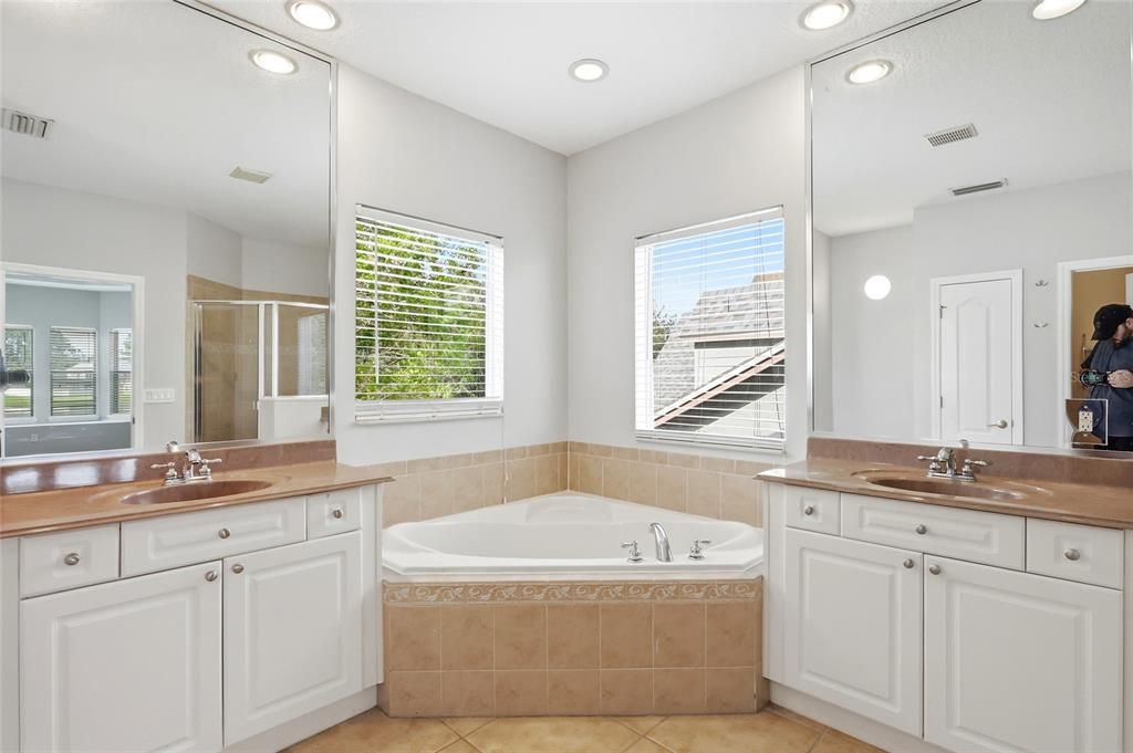 En Venta: $644,900 (4 camas, 2 baños, 2683 Pies cuadrados)