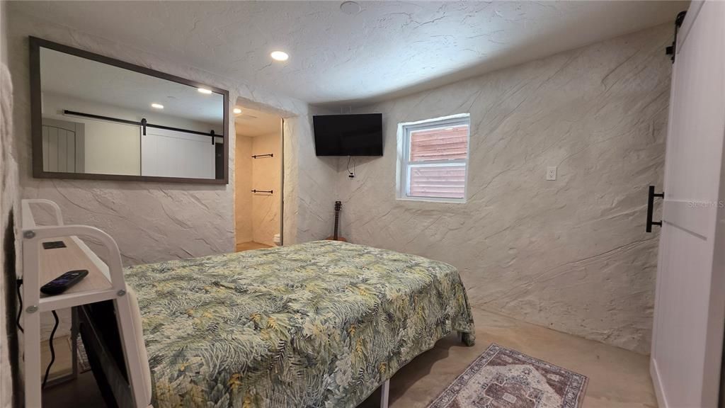 На продажу: $389,900 (2 спален, 2 ванн, 1086 Квадратных фут)