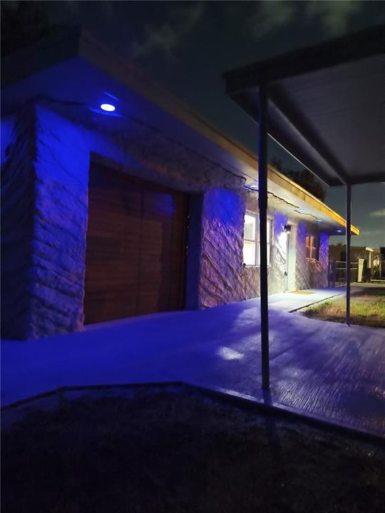 На продажу: $389,900 (2 спален, 2 ванн, 1086 Квадратных фут)