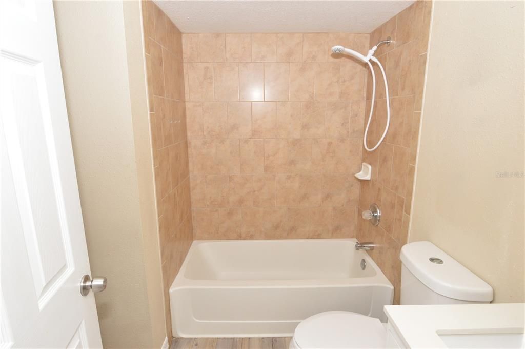 В аренду: $1,750 (2 спален, 2 ванн, 1129 Квадратных фут)
