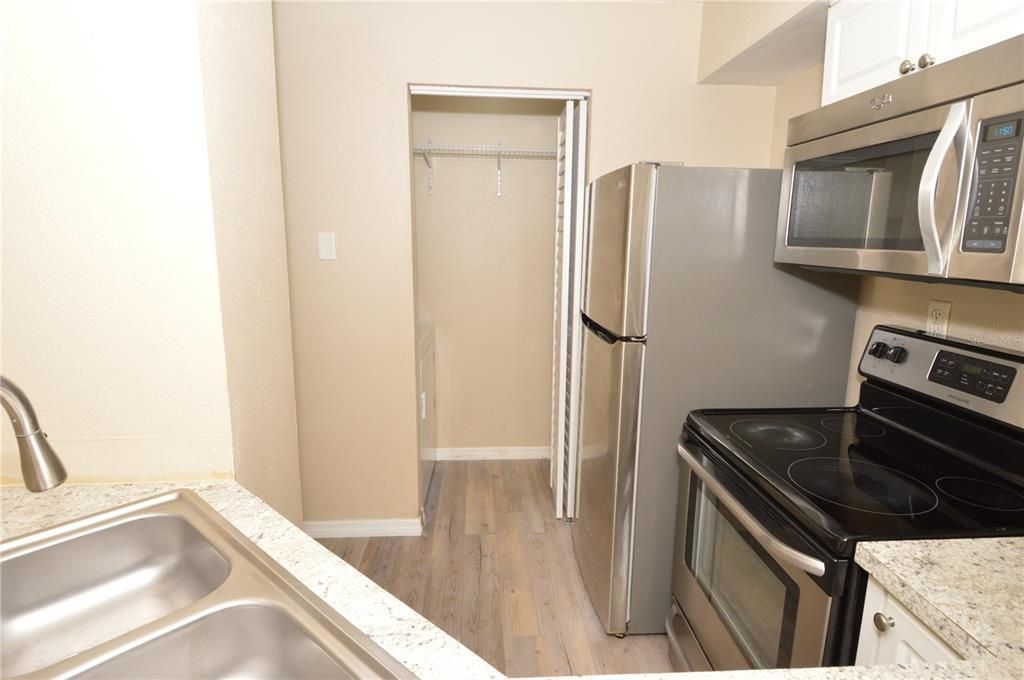 В аренду: $1,750 (2 спален, 2 ванн, 1129 Квадратных фут)
