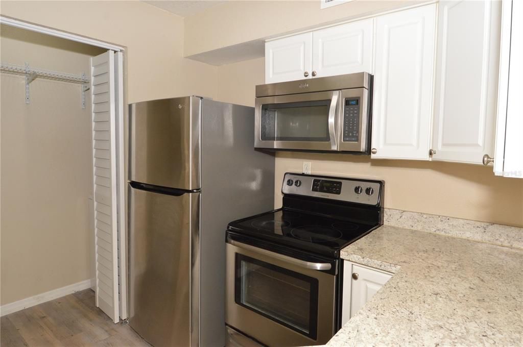 В аренду: $1,750 (2 спален, 2 ванн, 1129 Квадратных фут)