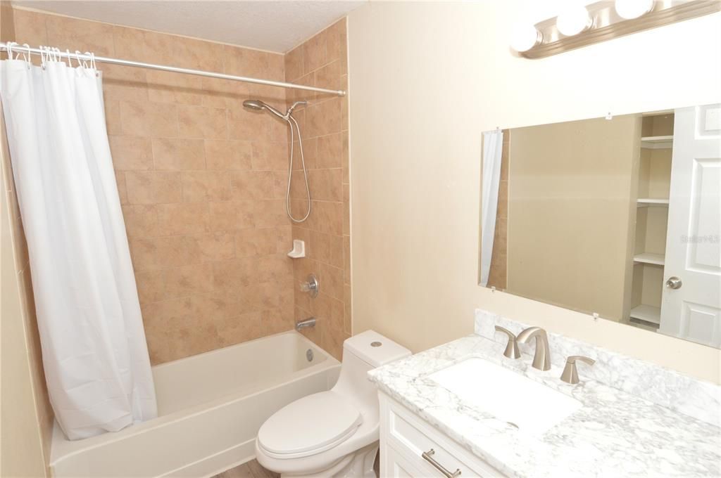 В аренду: $1,750 (2 спален, 2 ванн, 1129 Квадратных фут)