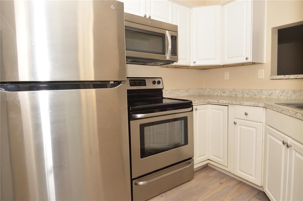 В аренду: $1,750 (2 спален, 2 ванн, 1129 Квадратных фут)