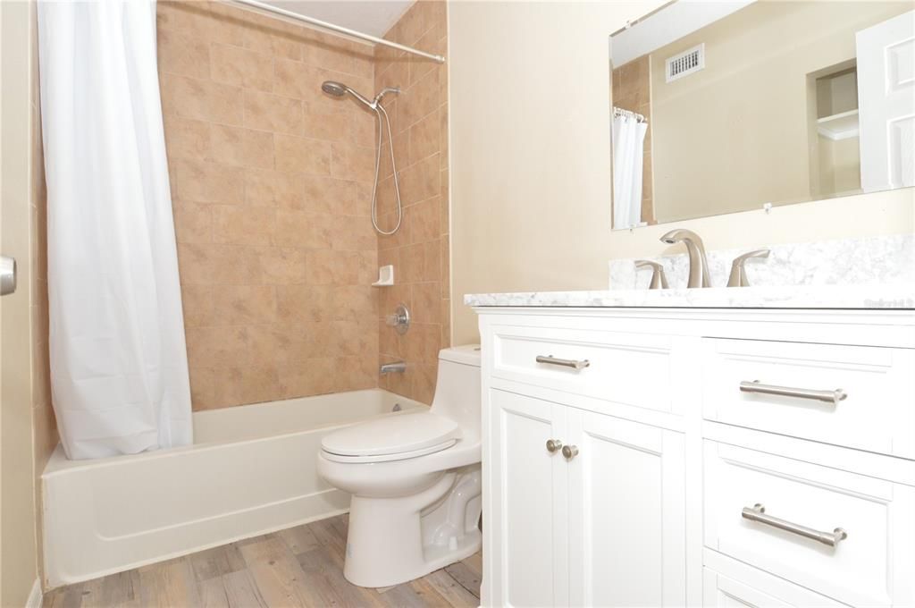 В аренду: $1,750 (2 спален, 2 ванн, 1129 Квадратных фут)