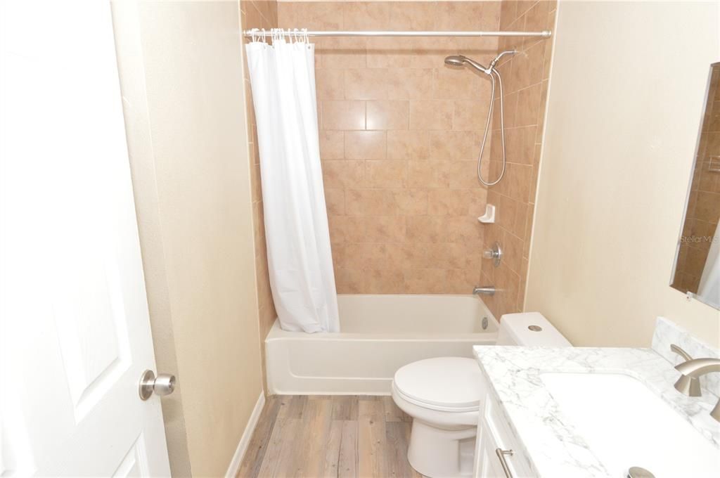 В аренду: $1,750 (2 спален, 2 ванн, 1129 Квадратных фут)