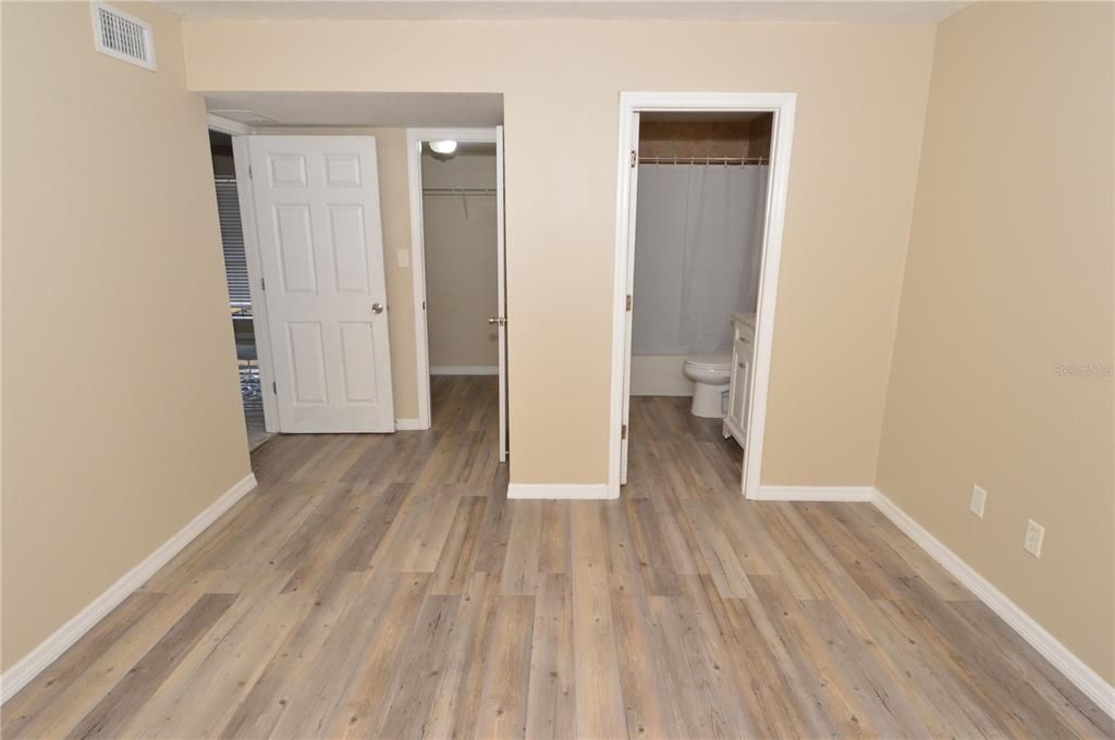 В аренду: $1,750 (2 спален, 2 ванн, 1129 Квадратных фут)