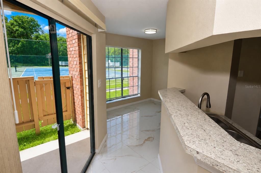 В аренду: $1,750 (2 спален, 2 ванн, 1129 Квадратных фут)