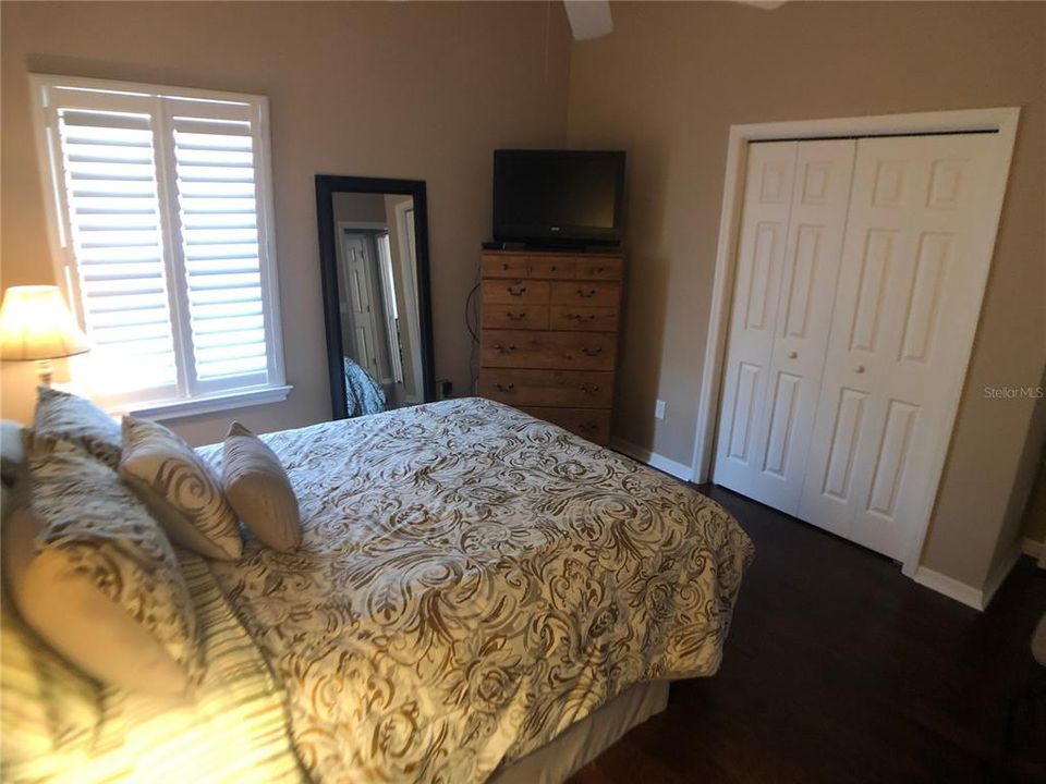 For Rent: $2,300 (3 beds, 2 baths, 1397 Square Feet)