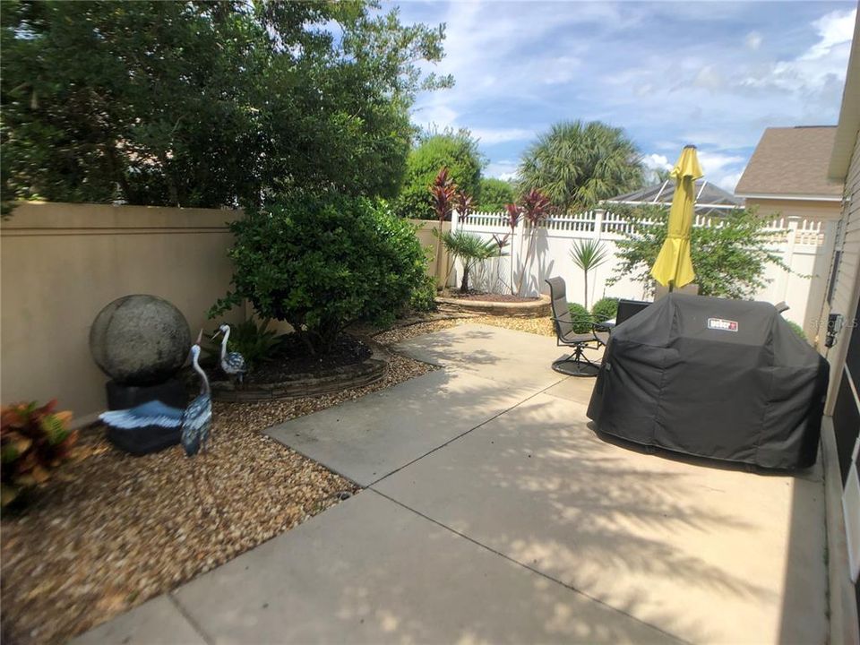 For Rent: $2,300 (3 beds, 2 baths, 1397 Square Feet)