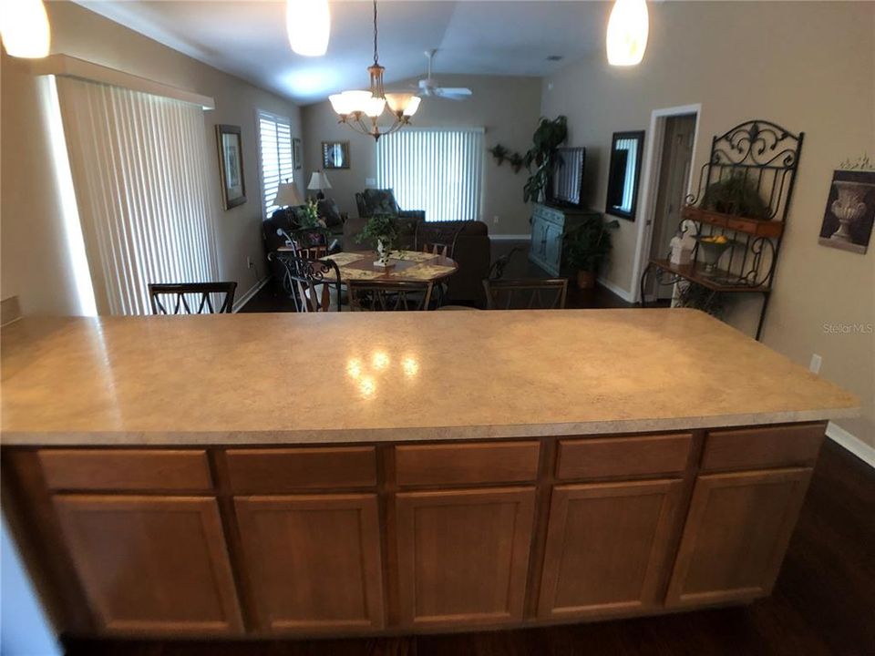 For Rent: $2,300 (3 beds, 2 baths, 1397 Square Feet)
