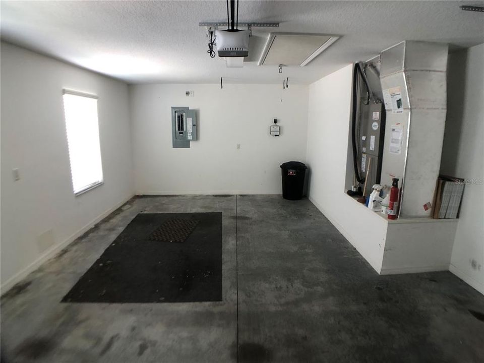 For Rent: $2,300 (3 beds, 2 baths, 1397 Square Feet)