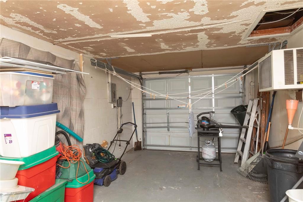 На продажу: $129,900 (2 спален, 1 ванн, 862 Квадратных фут)