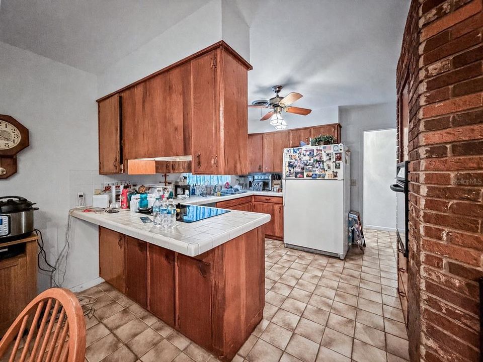 Под контрактом: $399,000 (3 спален, 2 ванн, 1798 Квадратных фут)