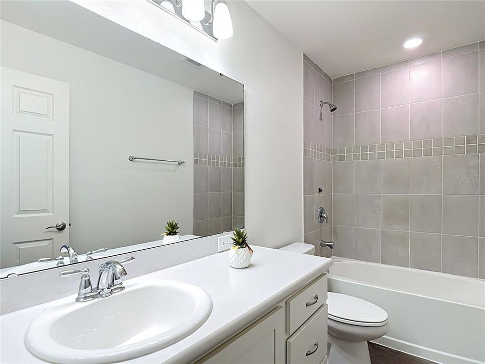 For Sale: $329,000 (3 beds, 2 baths, 1486 Square Feet)