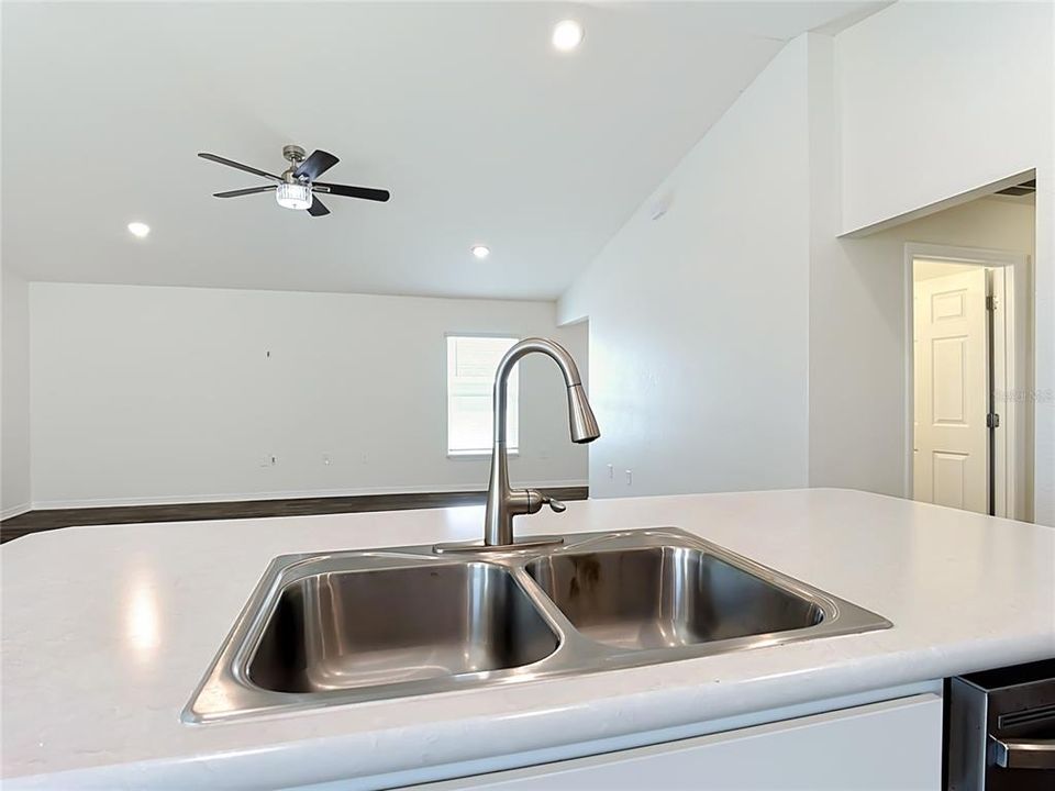 For Sale: $329,000 (3 beds, 2 baths, 1486 Square Feet)