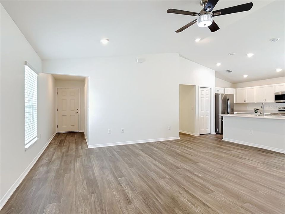 For Sale: $329,000 (3 beds, 2 baths, 1486 Square Feet)
