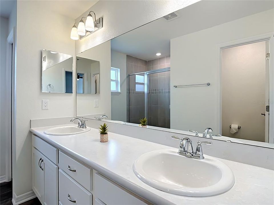 For Sale: $329,000 (3 beds, 2 baths, 1486 Square Feet)