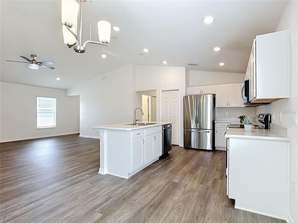 For Sale: $329,000 (3 beds, 2 baths, 1486 Square Feet)