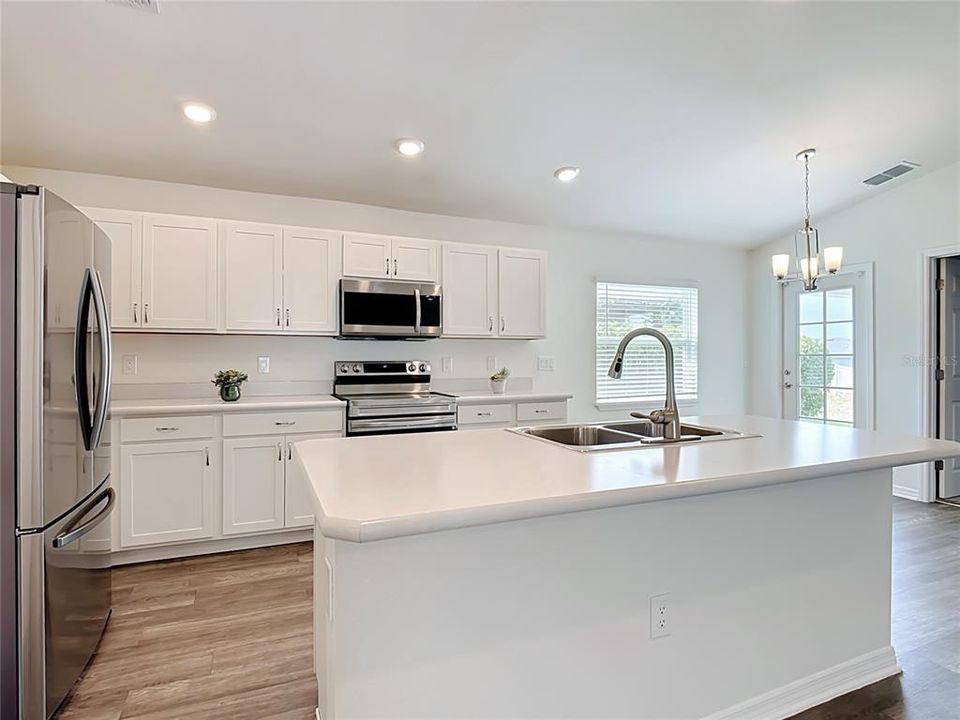 For Sale: $329,000 (3 beds, 2 baths, 1486 Square Feet)