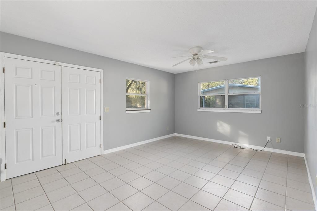 For Sale: $199,900 (3 beds, 1 baths, 1269 Square Feet)