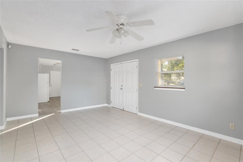 For Sale: $199,900 (3 beds, 1 baths, 1269 Square Feet)