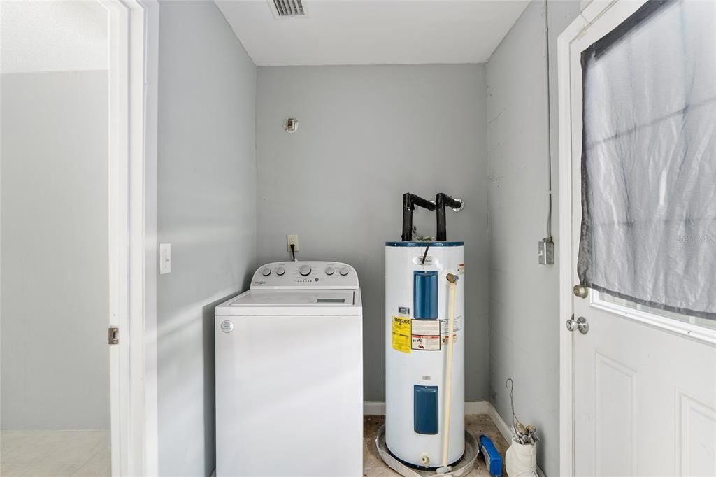 For Sale: $199,900 (3 beds, 1 baths, 1269 Square Feet)