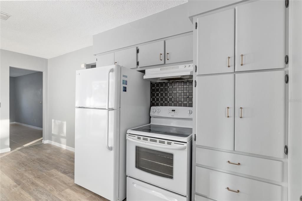 For Sale: $199,900 (3 beds, 1 baths, 1269 Square Feet)