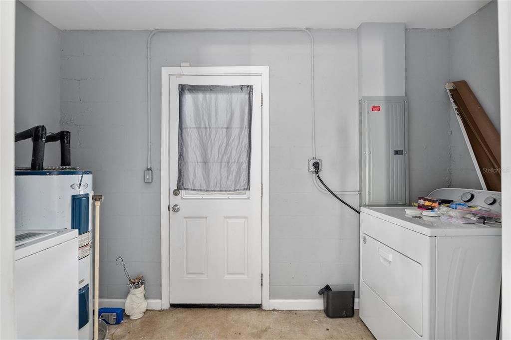 For Sale: $199,900 (3 beds, 1 baths, 1269 Square Feet)