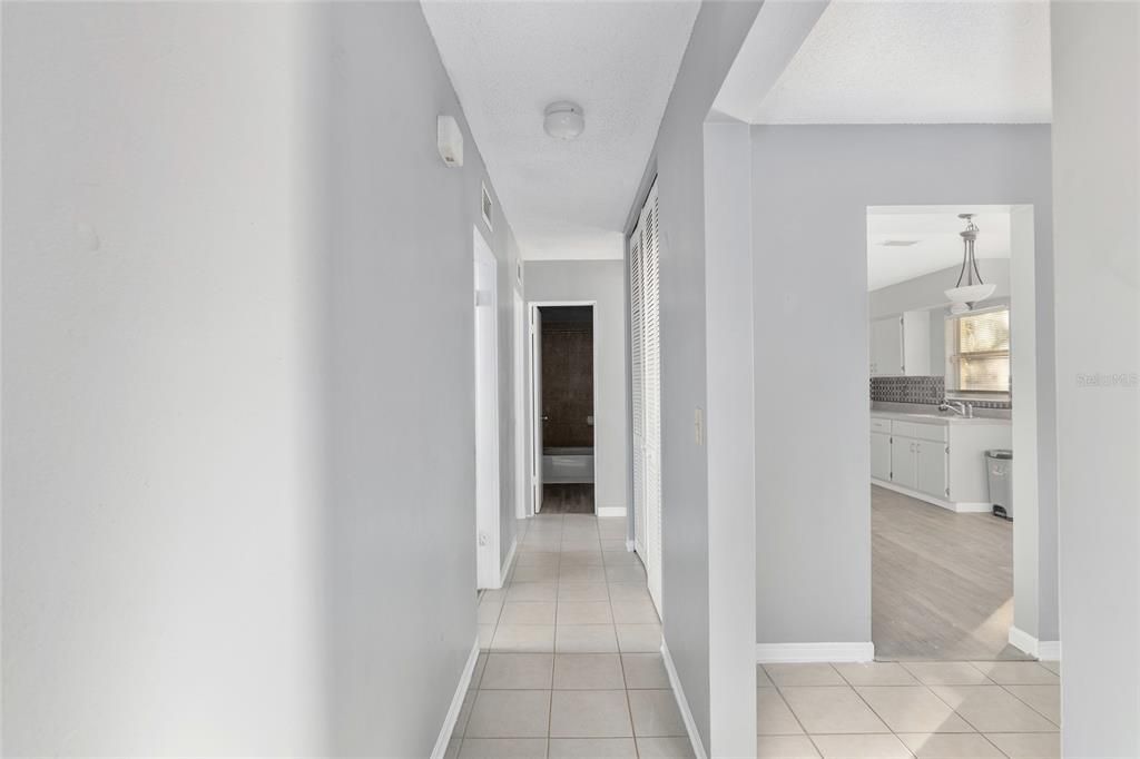 For Sale: $199,900 (3 beds, 1 baths, 1269 Square Feet)
