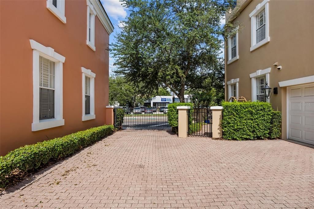 На продажу: $699,000 (3 спален, 2 ванн, 1739 Квадратных фут)
