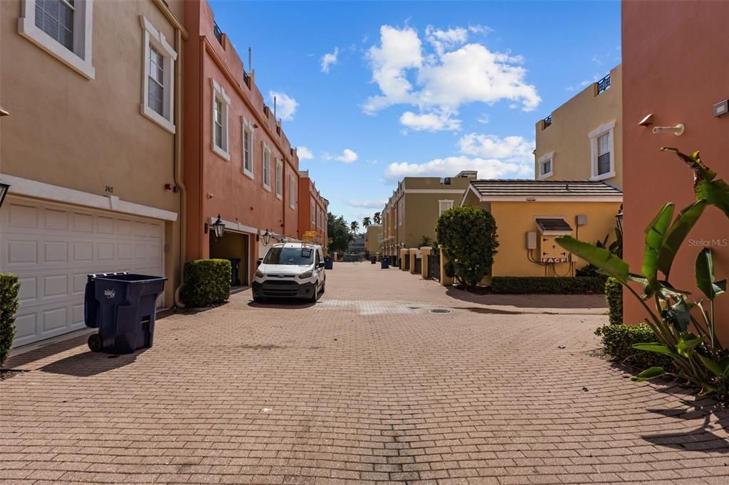 На продажу: $699,000 (3 спален, 2 ванн, 1739 Квадратных фут)