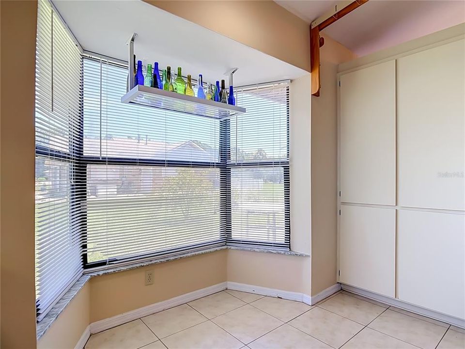 Activo con contrato: $229,000 (2 camas, 2 baños, 1239 Pies cuadrados)