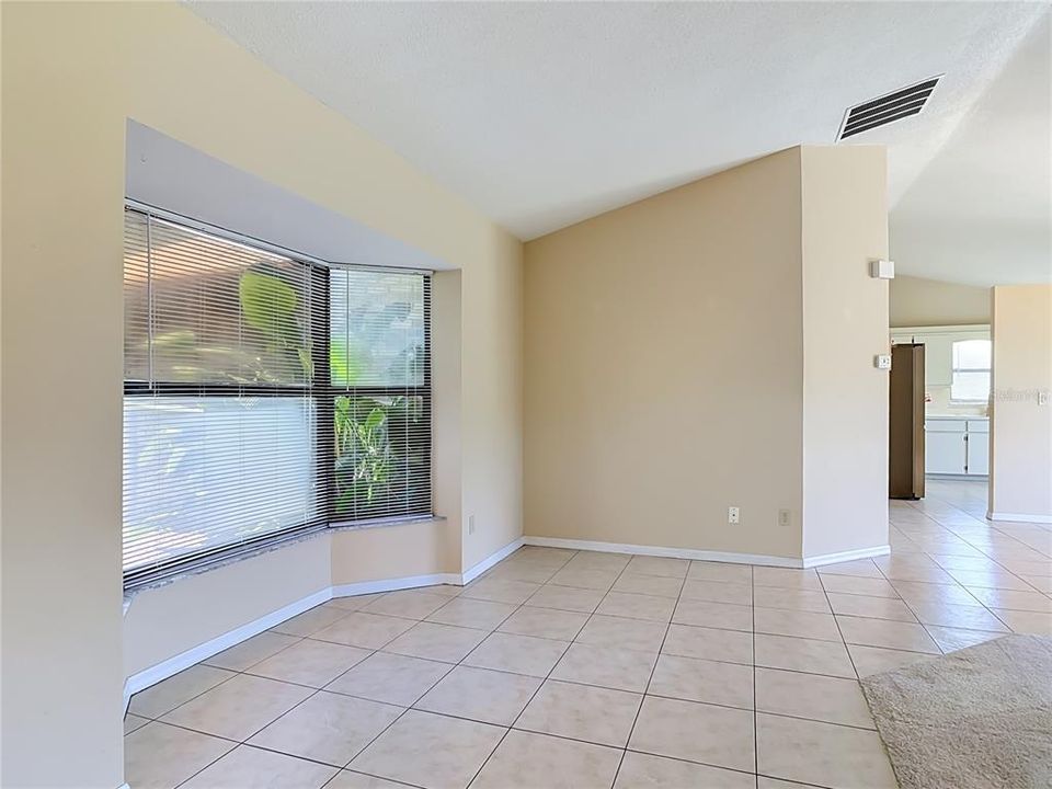 Activo con contrato: $229,000 (2 camas, 2 baños, 1239 Pies cuadrados)