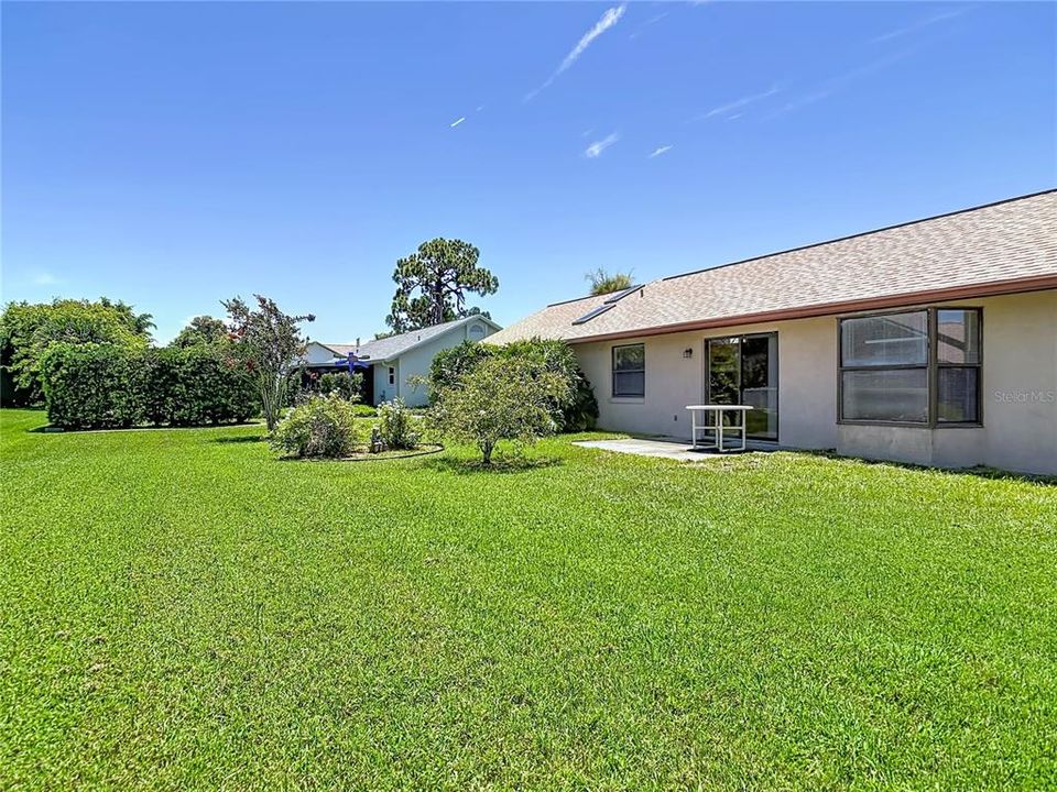 Activo con contrato: $229,000 (2 camas, 2 baños, 1239 Pies cuadrados)