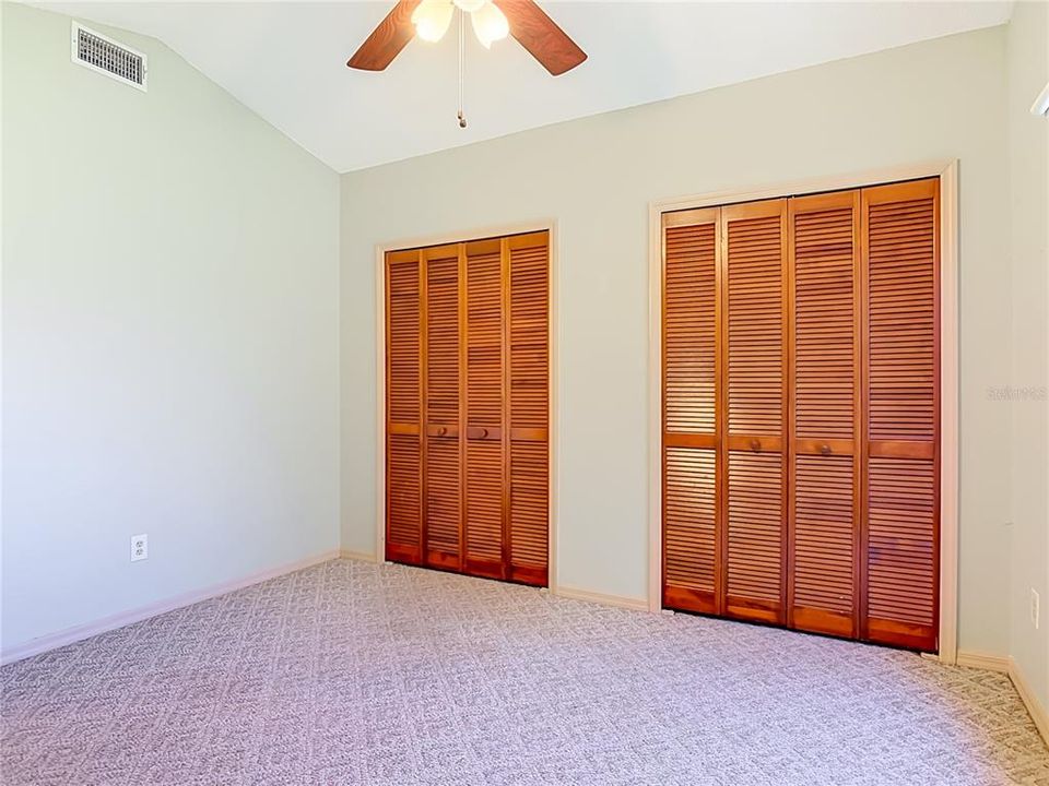Activo con contrato: $229,000 (2 camas, 2 baños, 1239 Pies cuadrados)