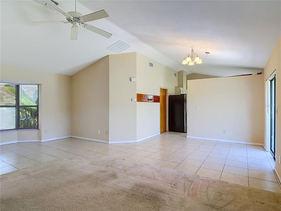 Activo con contrato: $229,000 (2 camas, 2 baños, 1239 Pies cuadrados)