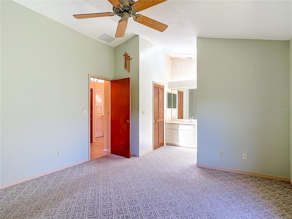 Activo con contrato: $229,000 (2 camas, 2 baños, 1239 Pies cuadrados)